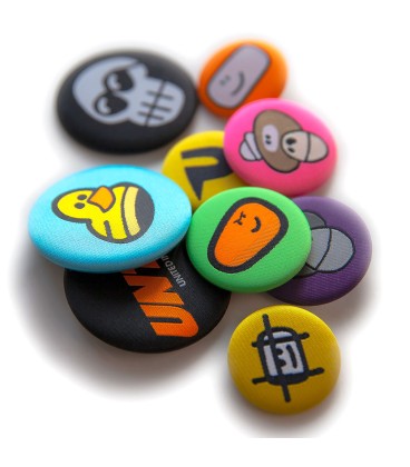 Chapas redondas textiles con aguja CH-Ø38 mm