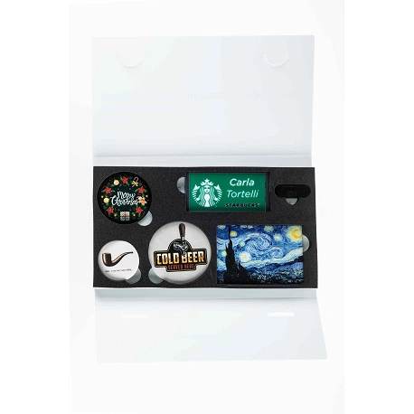 Boîte d'échantillons badges et magnets avec impression UV