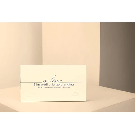 White sample box 4 key rings mix