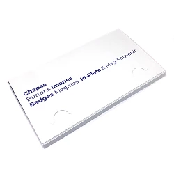 Boîte d'échantillons blanche badges et magnets