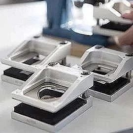 Keyring punch cutters